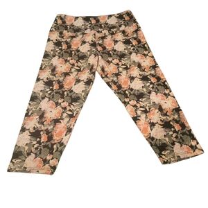 Casablanca Floral Print Capri Leggings Size Large Color Black Pink Grey